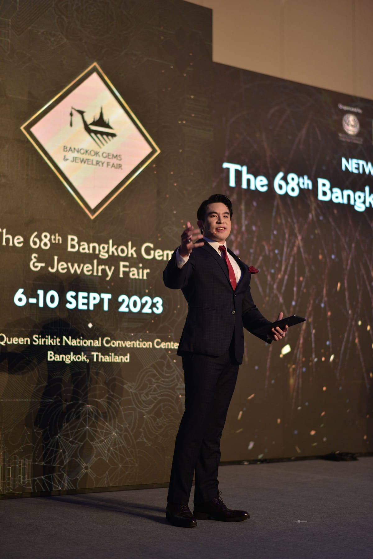 Dr. NUTTAPONG NAMSIRIKUL (POP) ครูพี่ป๊อป ดร. ณัฐพงศ์ นำศิริกุล Highlight Get Ready for 68 Bangkok Gems and Jewelry Fair