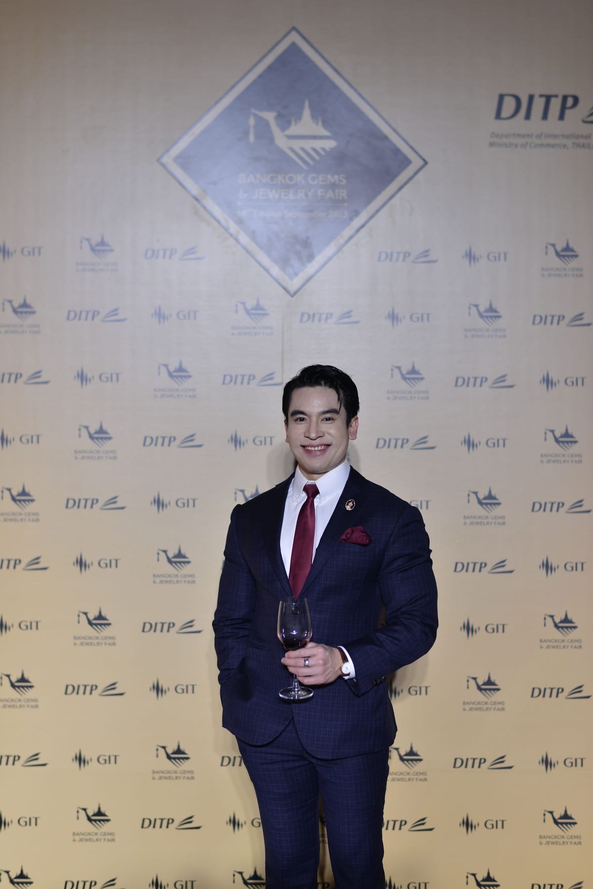 Dr. NUTTAPONG NAMSIRIKUL (POP) ครูพี่ป๊อป ดร. ณัฐพงศ์ นำศิริกุล Highlight Get Ready for 68 Bangkok Gems and Jewelry Fair